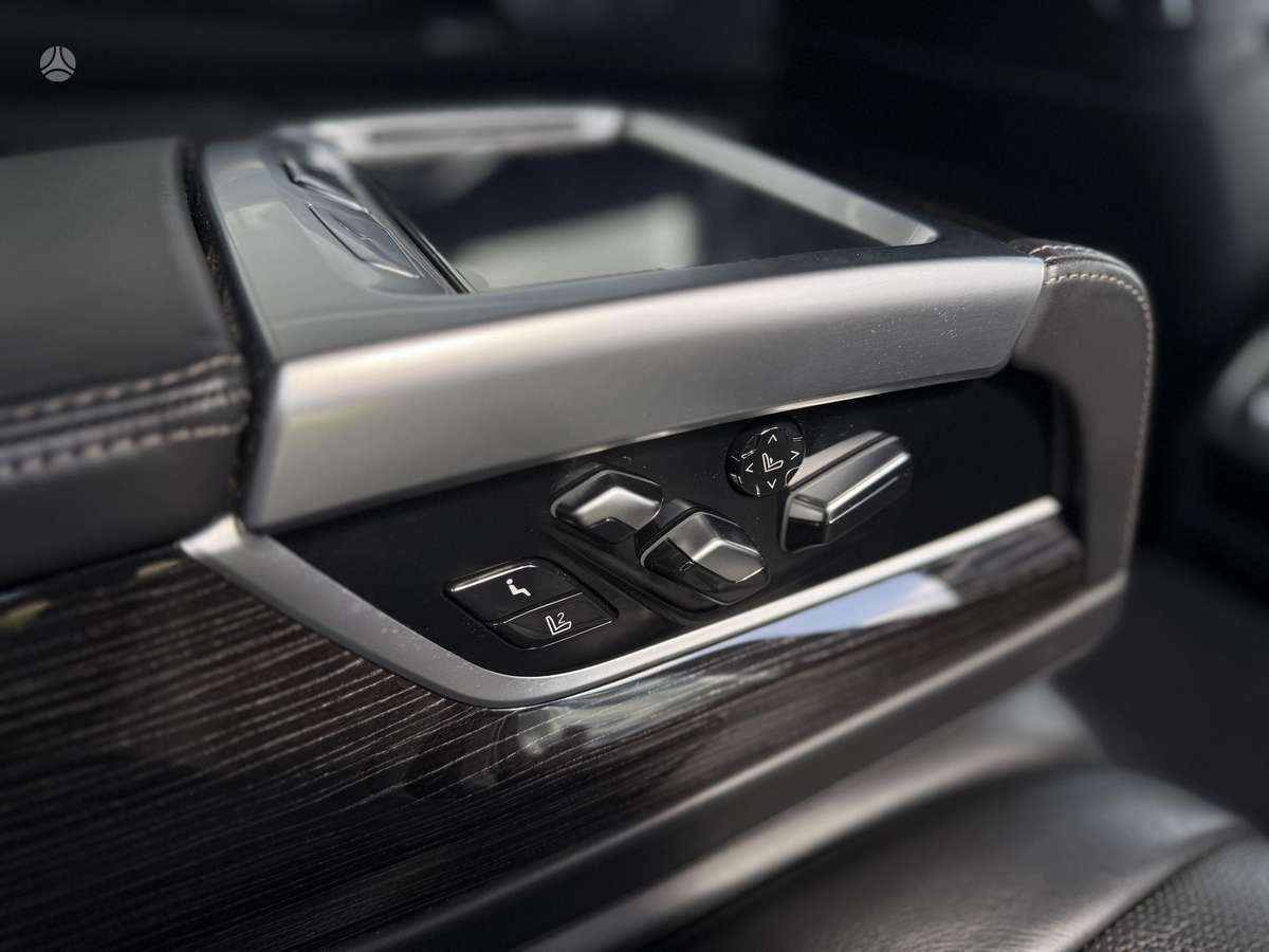 BMW 750, 4.4 l., Седан