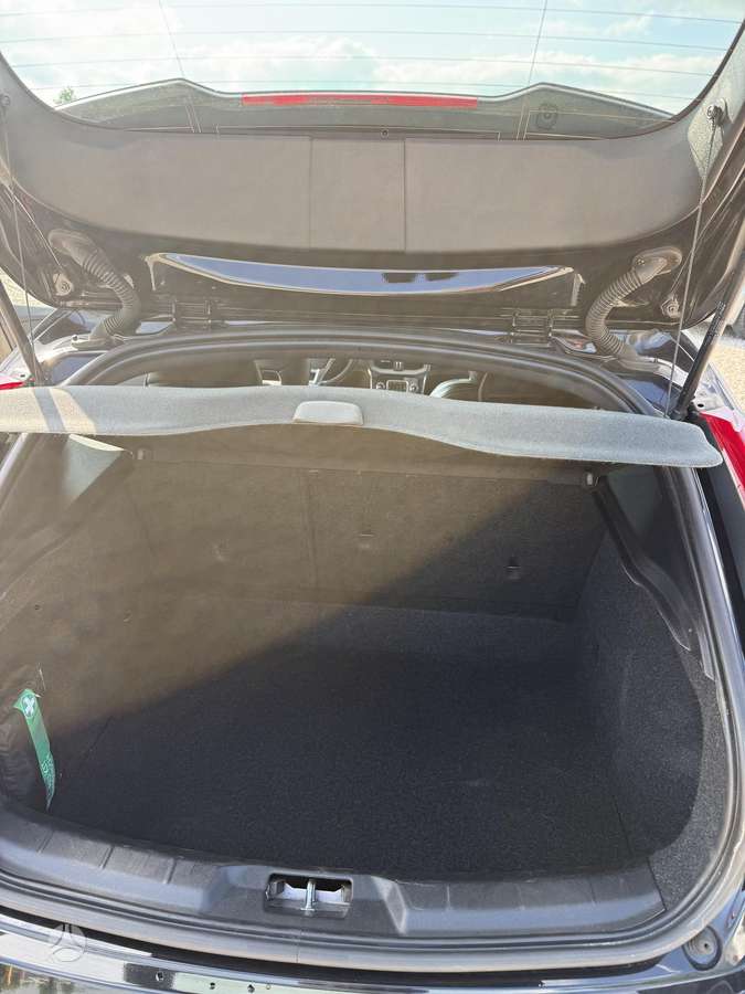 Volvo V40, 2.0 l., hatchback