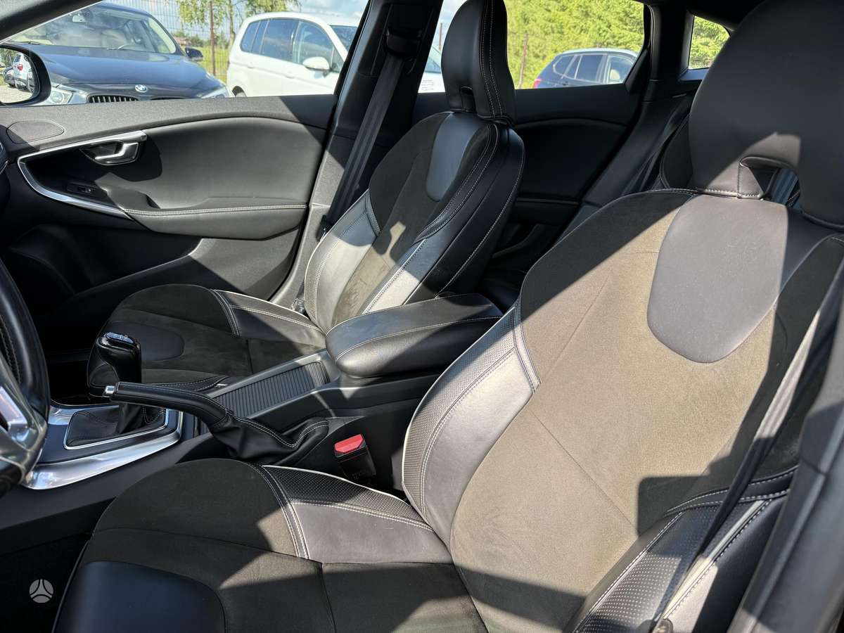 Volvo V40, 2.0 l., Хэтчбек