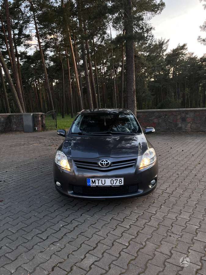 Toyota Auris - 1