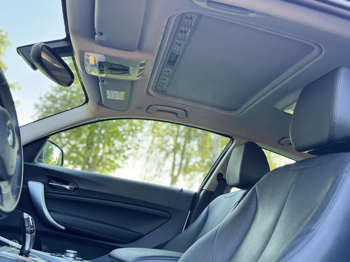 BMW 118, 2.0 l., hatchback