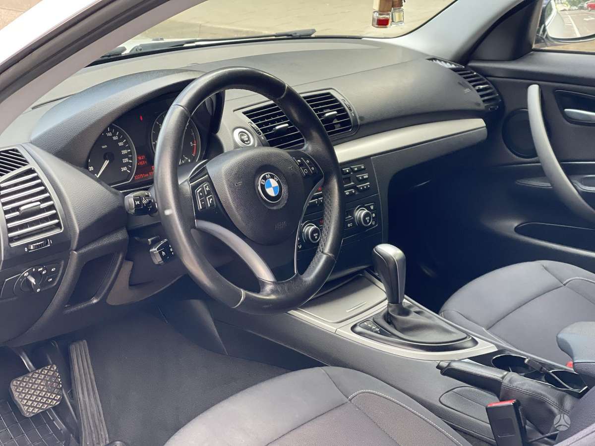 BMW 118, 2.0 l., hatchback