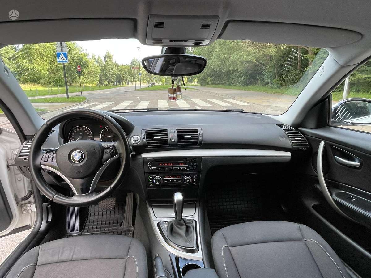 BMW 118, 2.0 l., hatchback