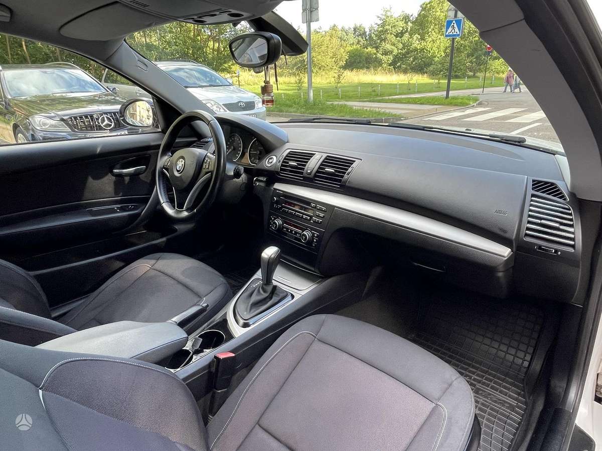 BMW 118, 2.0 l., hatchback