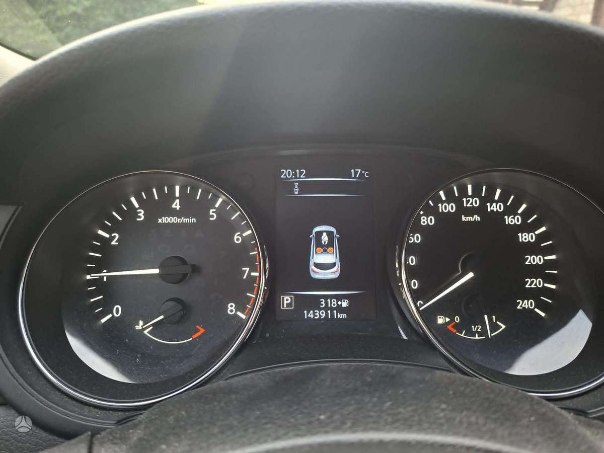 Nissan Pulsar, 1.2 l., Хэтчбек