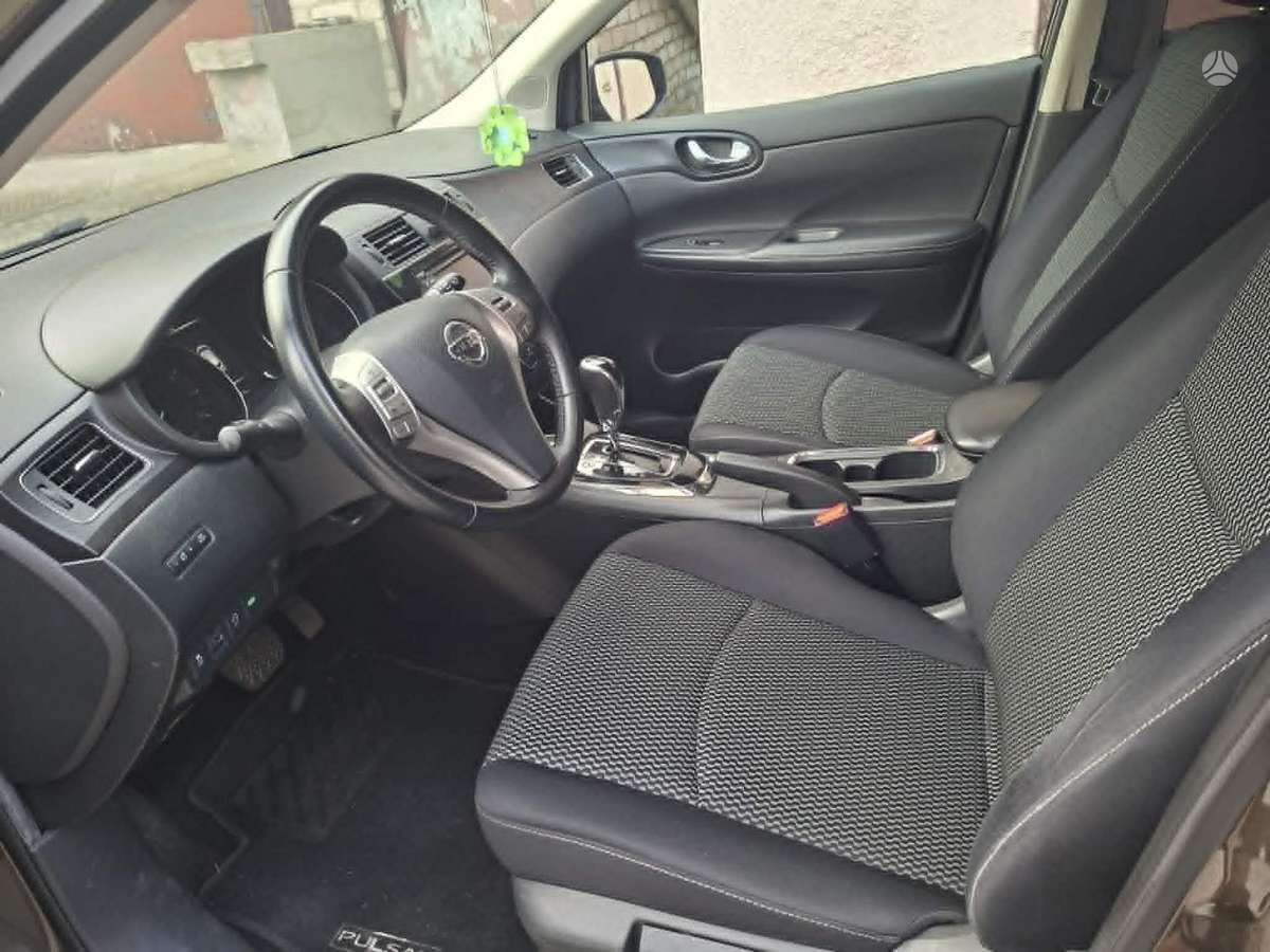 Nissan Pulsar, 1.2 l., hatchback