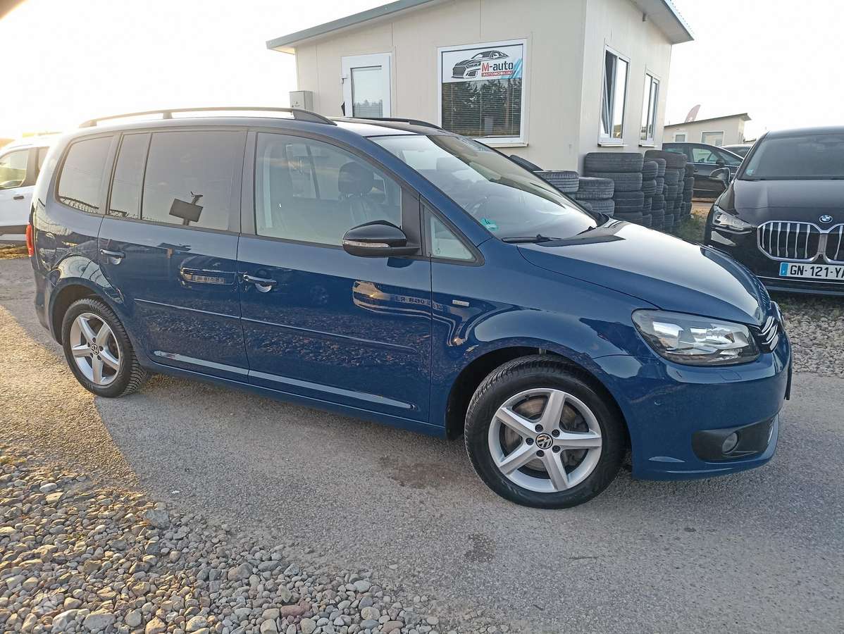 Volkswagen Touran - 1