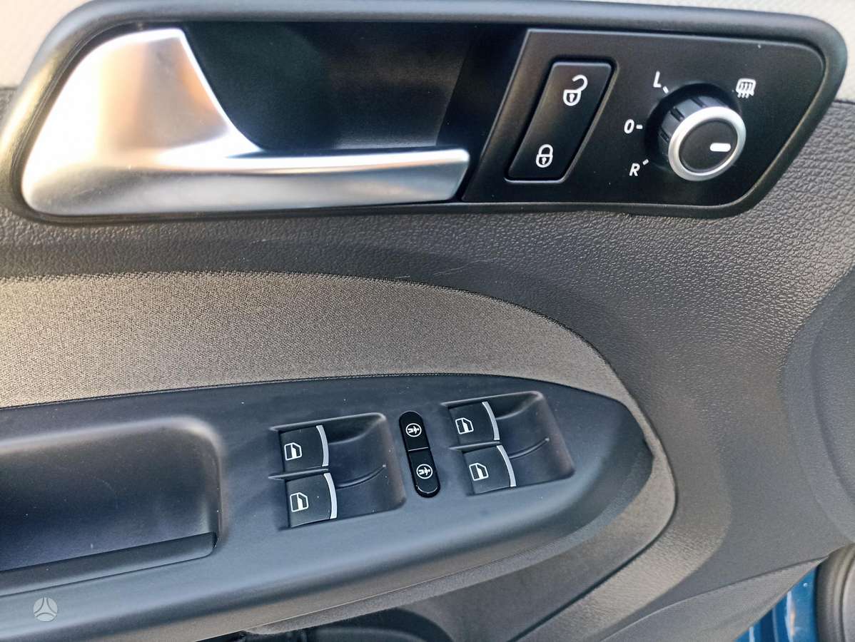 Volkswagen Touran - 10