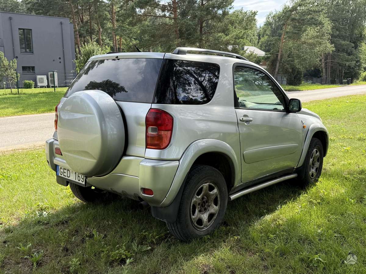 Toyota RAV4 - 4