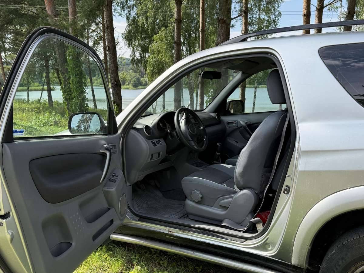 Toyota RAV4 - 7