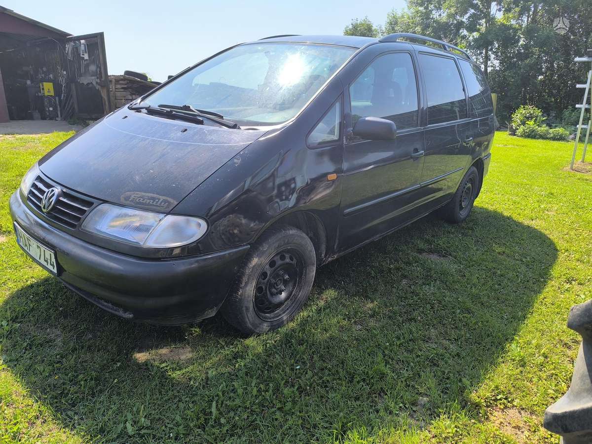 Volkswagen Sharan - 1