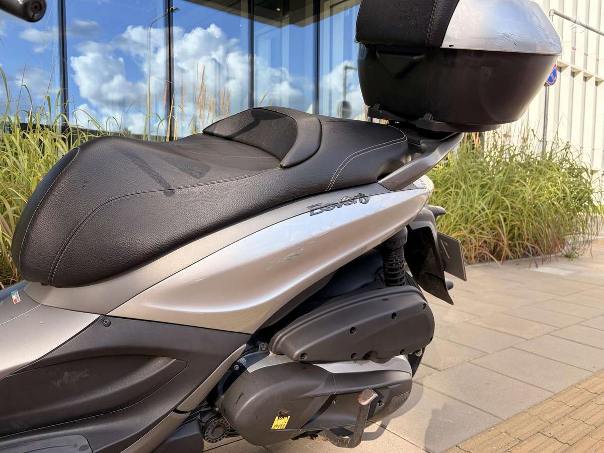 Piaggio Beverly 330cc, мотороллеры / мопеды