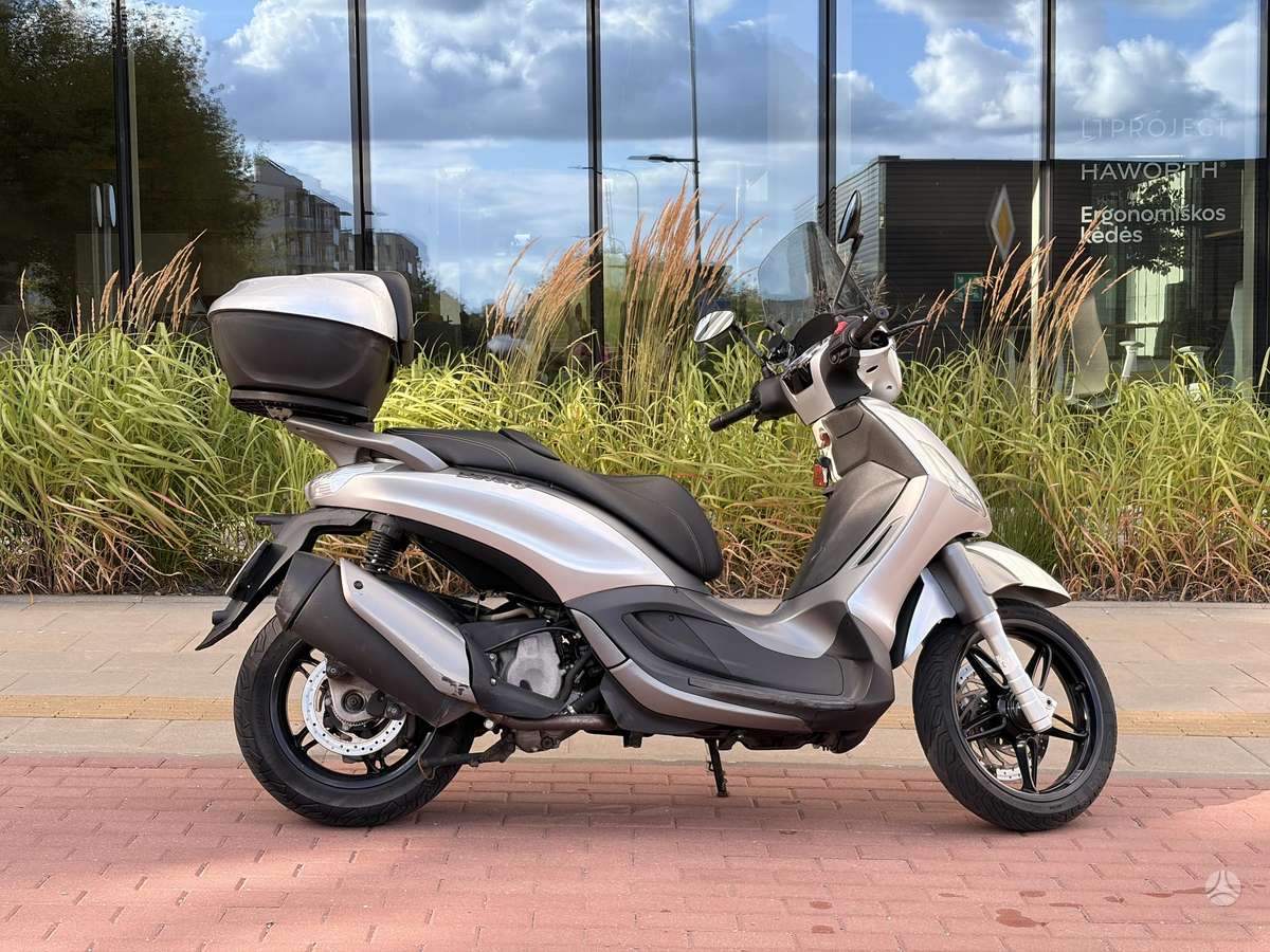 Piaggio Beverly 330cc, мотороллеры / мопеды