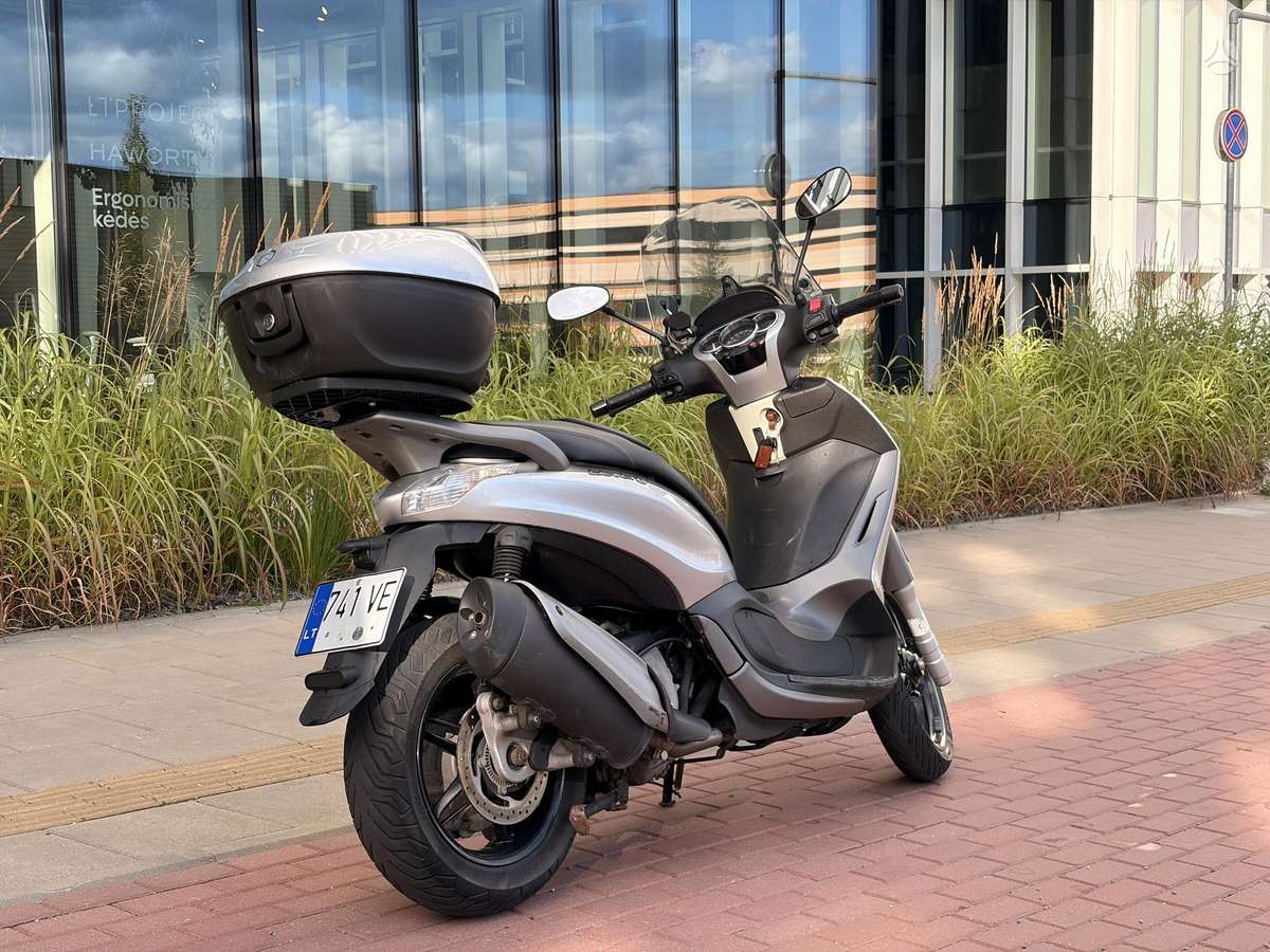 Piaggio Beverly 330cc, мотороллеры / мопеды