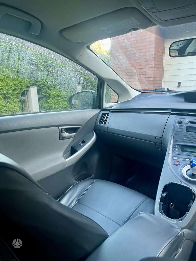 Toyota Prius - 8