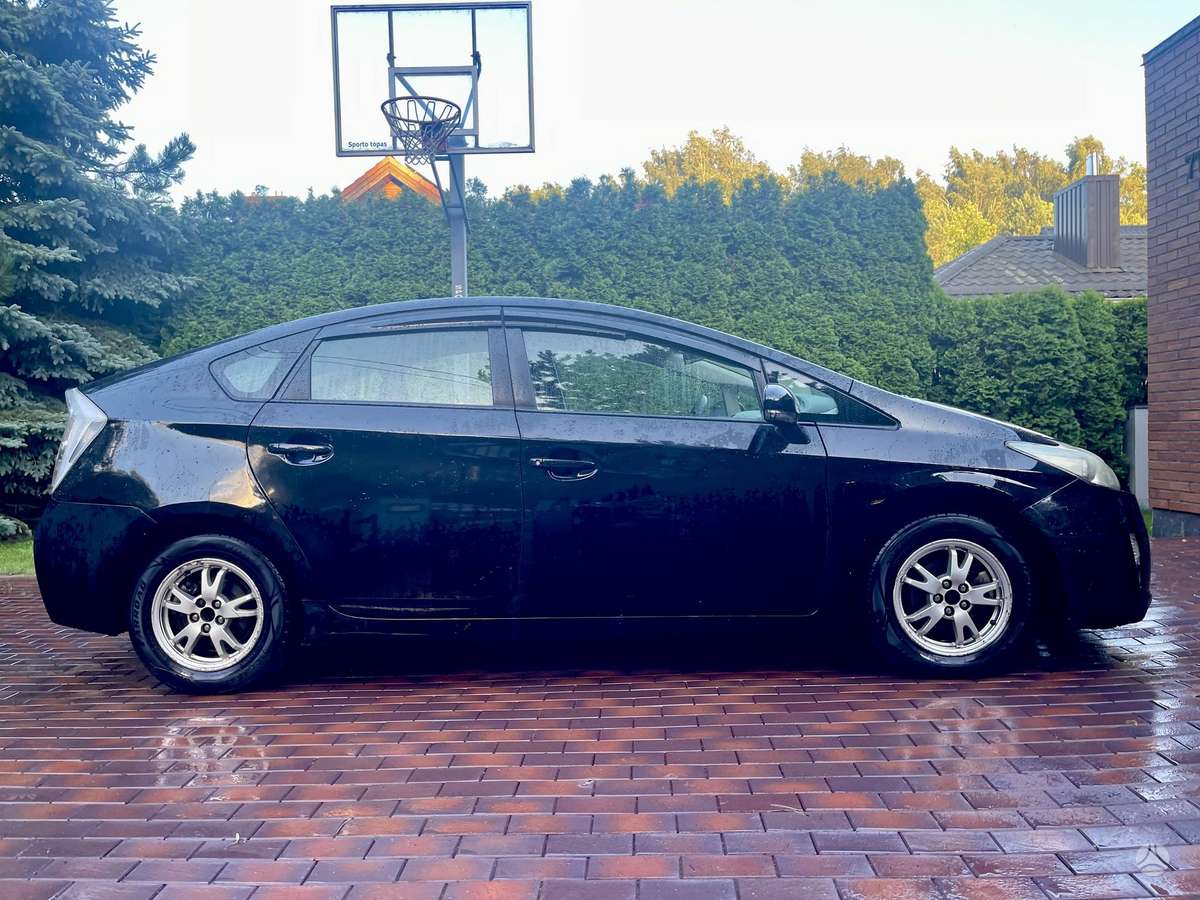 Toyota Prius - 6