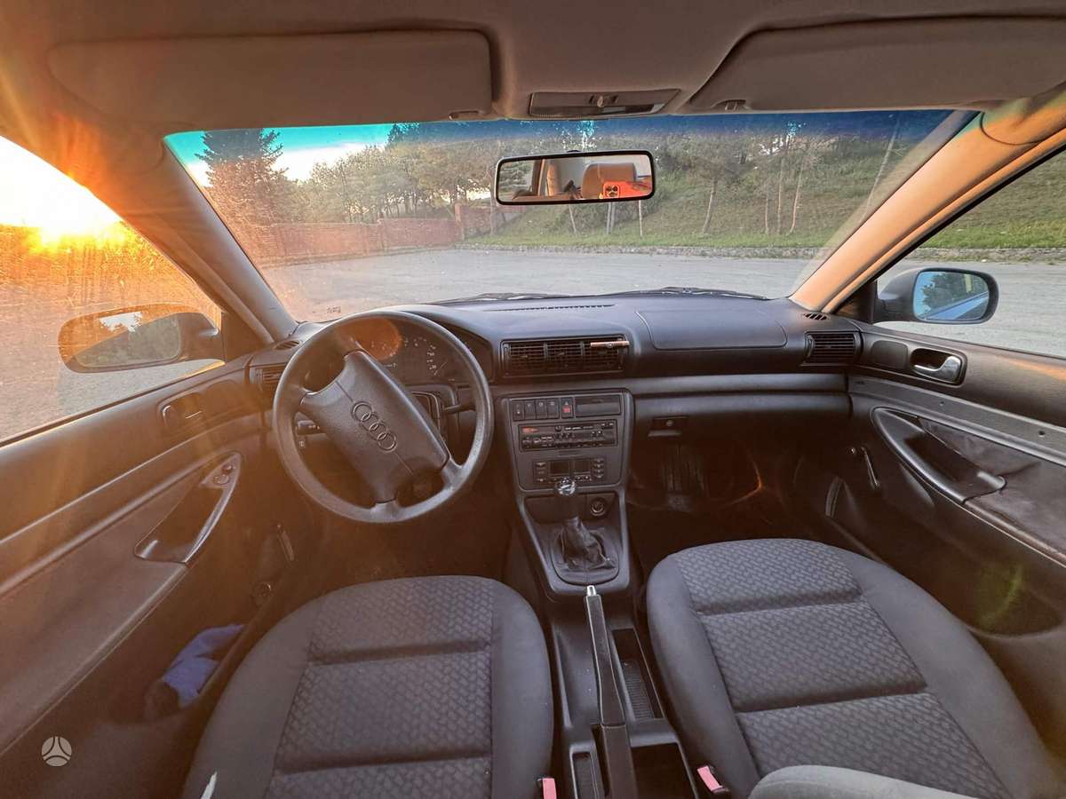 Audi A4, 1.8 l., Седан