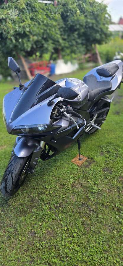 Yamaha R1 1000cc, superbikes