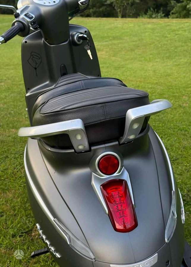 Peugeot Django Heritage 49cc, scooters / mopeds