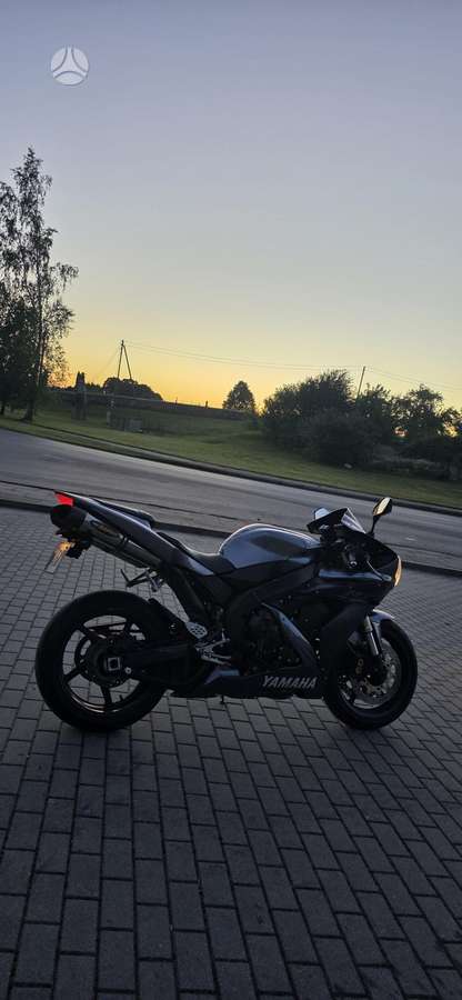Yamaha R1 1000cc, superbikes