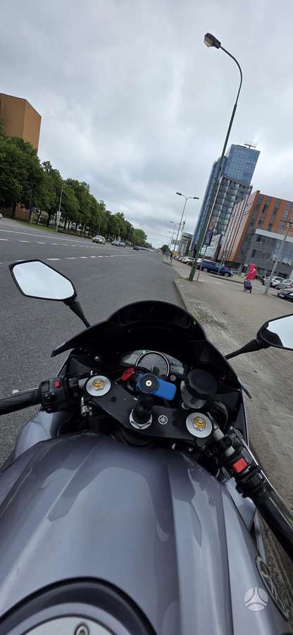 Yamaha R1 1000cc, superbikes