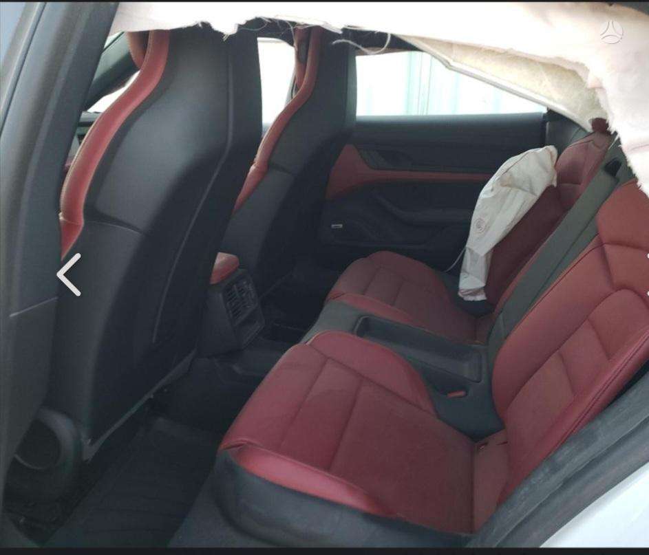 Porsche Taycan - 6