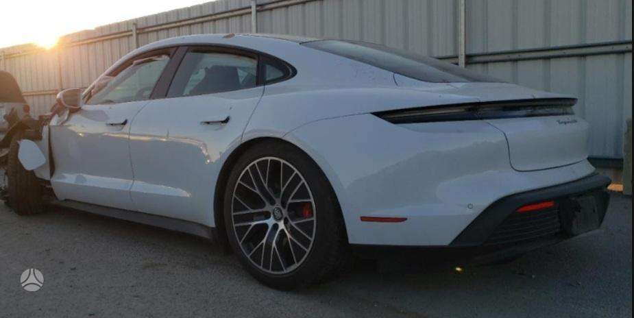 Porsche Taycan - 5