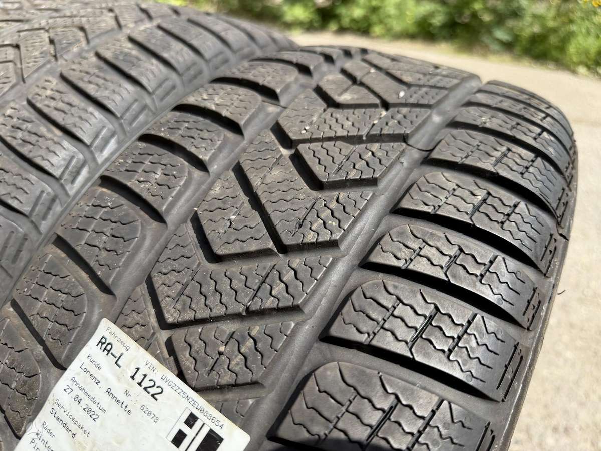 Pirelli Sottozero 3, winter 235/55 R17