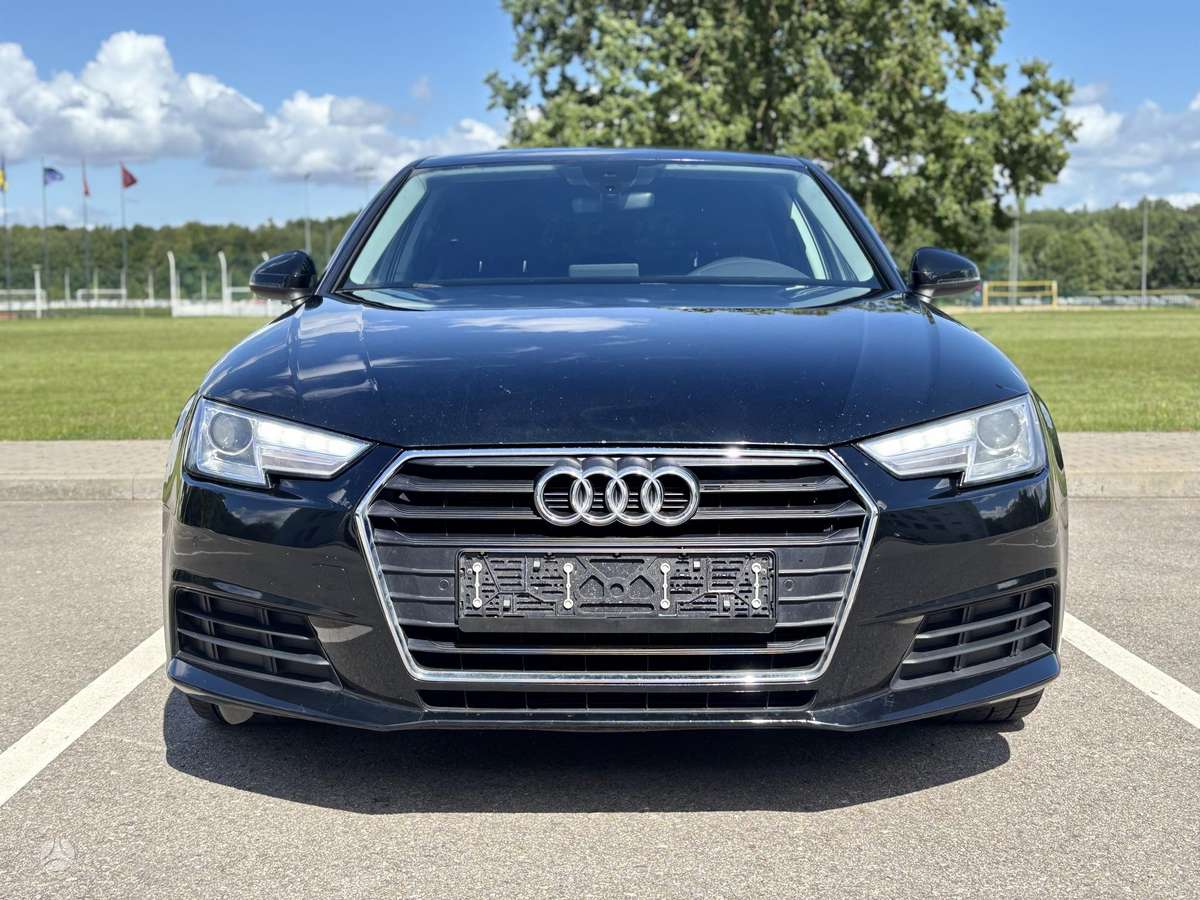 Audi A4, 2.0 l., Седан