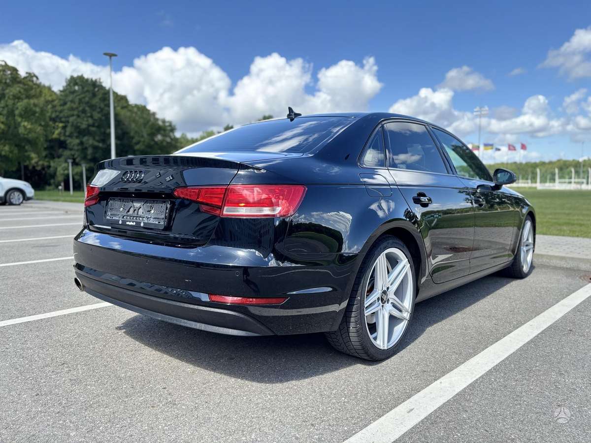 Audi A4, 2.0 l., Седан