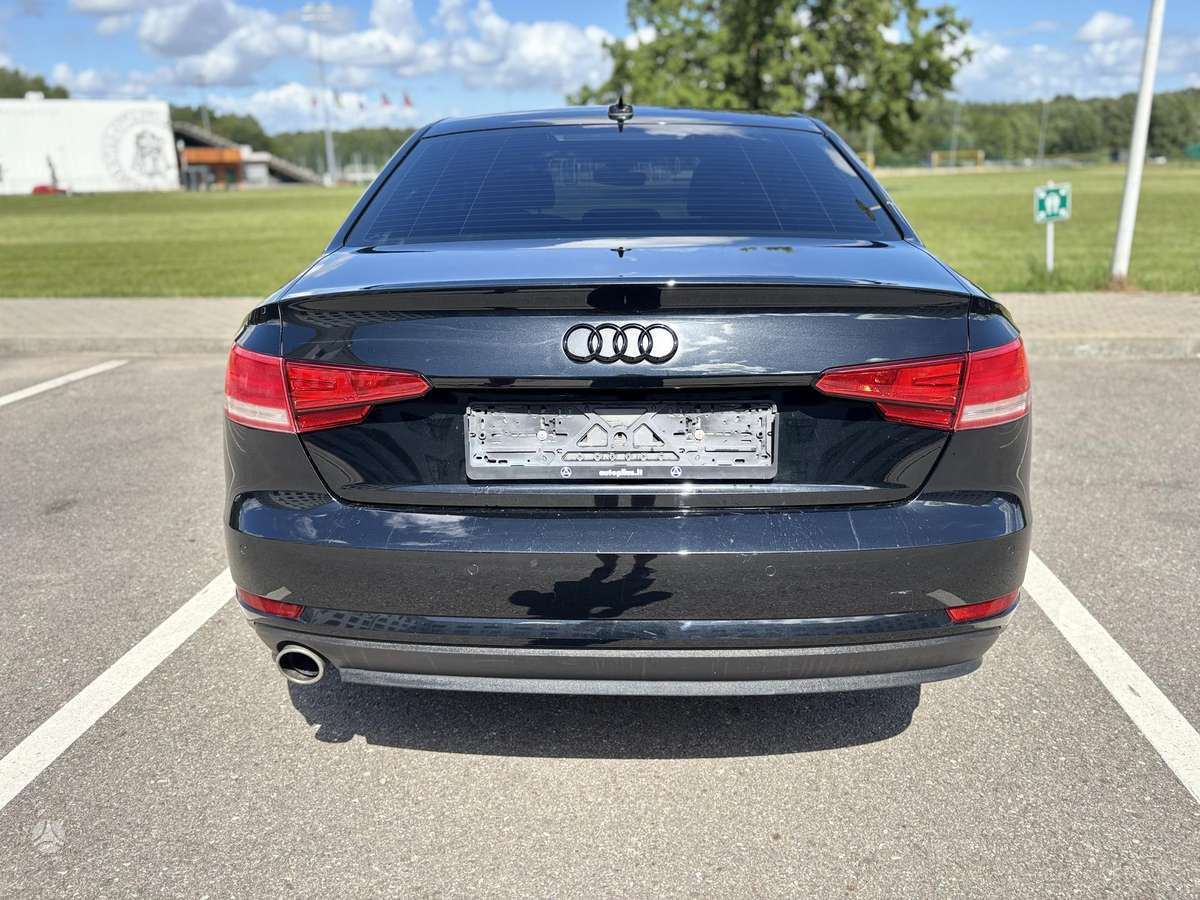Audi A4, 2.0 l., Седан