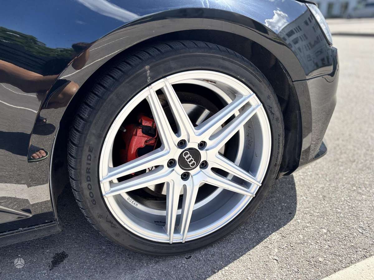 Audi A4, 2.0 l., Седан