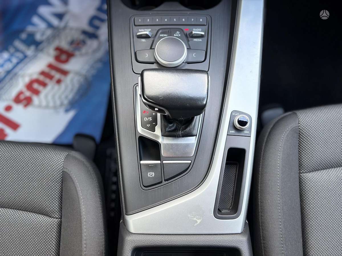 Audi A4, 2.0 l., Седан