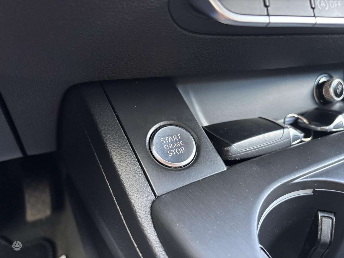Audi A4, 2.0 l., Седан