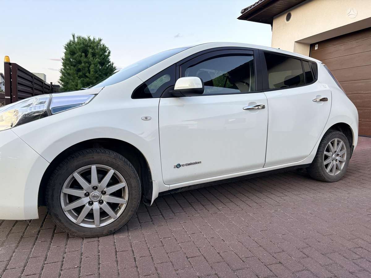 Nissan Leaf, 24 kWh, hatchback