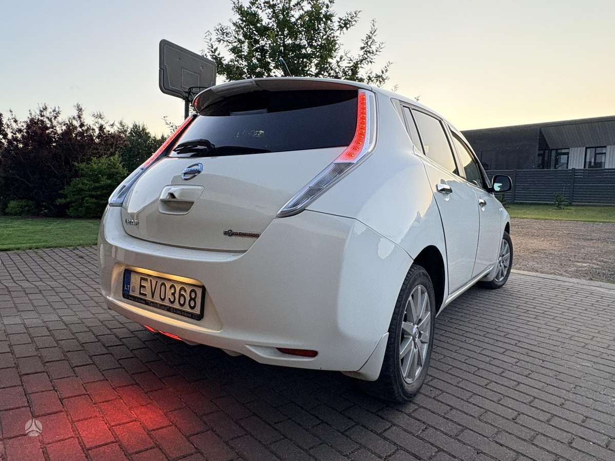Nissan Leaf, 24 kWh, hatchback