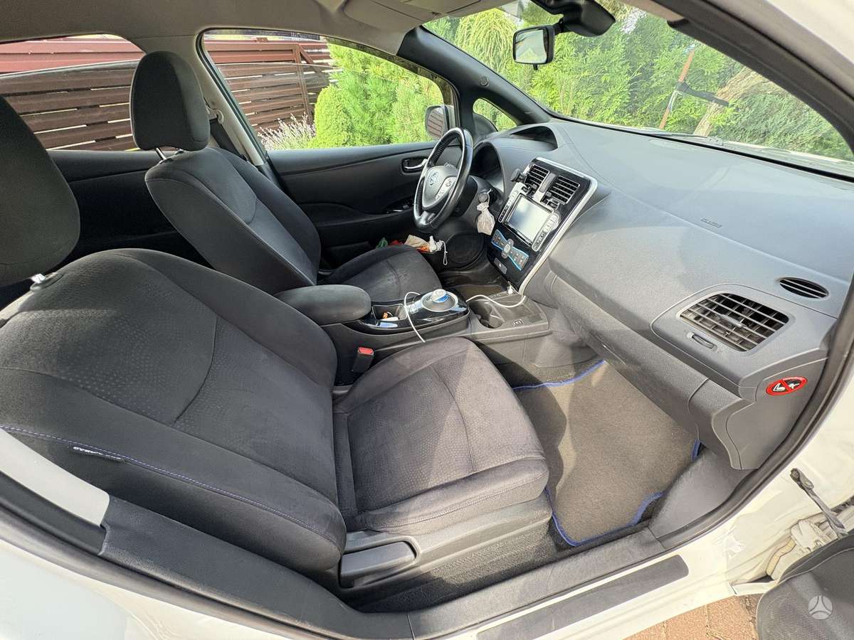 Nissan Leaf, 24 kWh, hatchback
