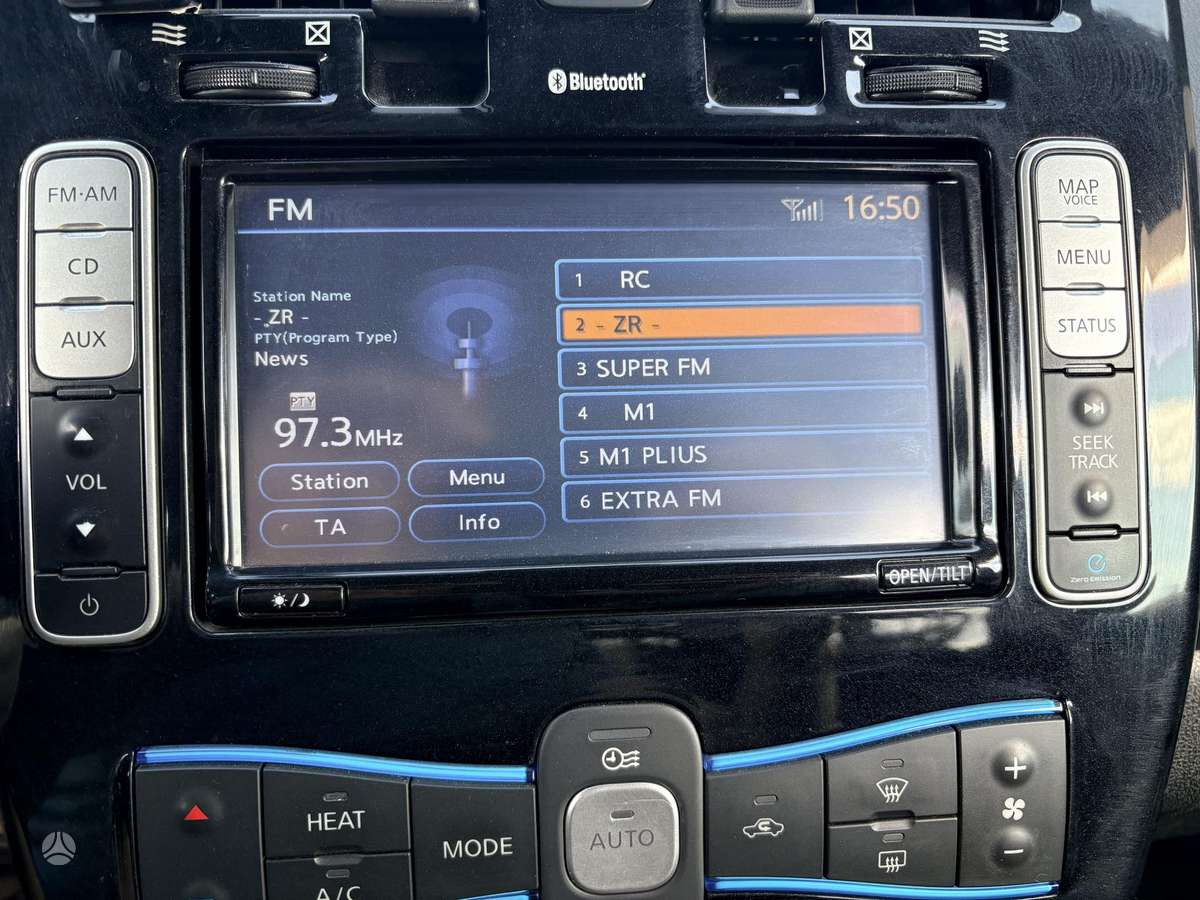 Nissan Leaf, 24 kWh, hatchback