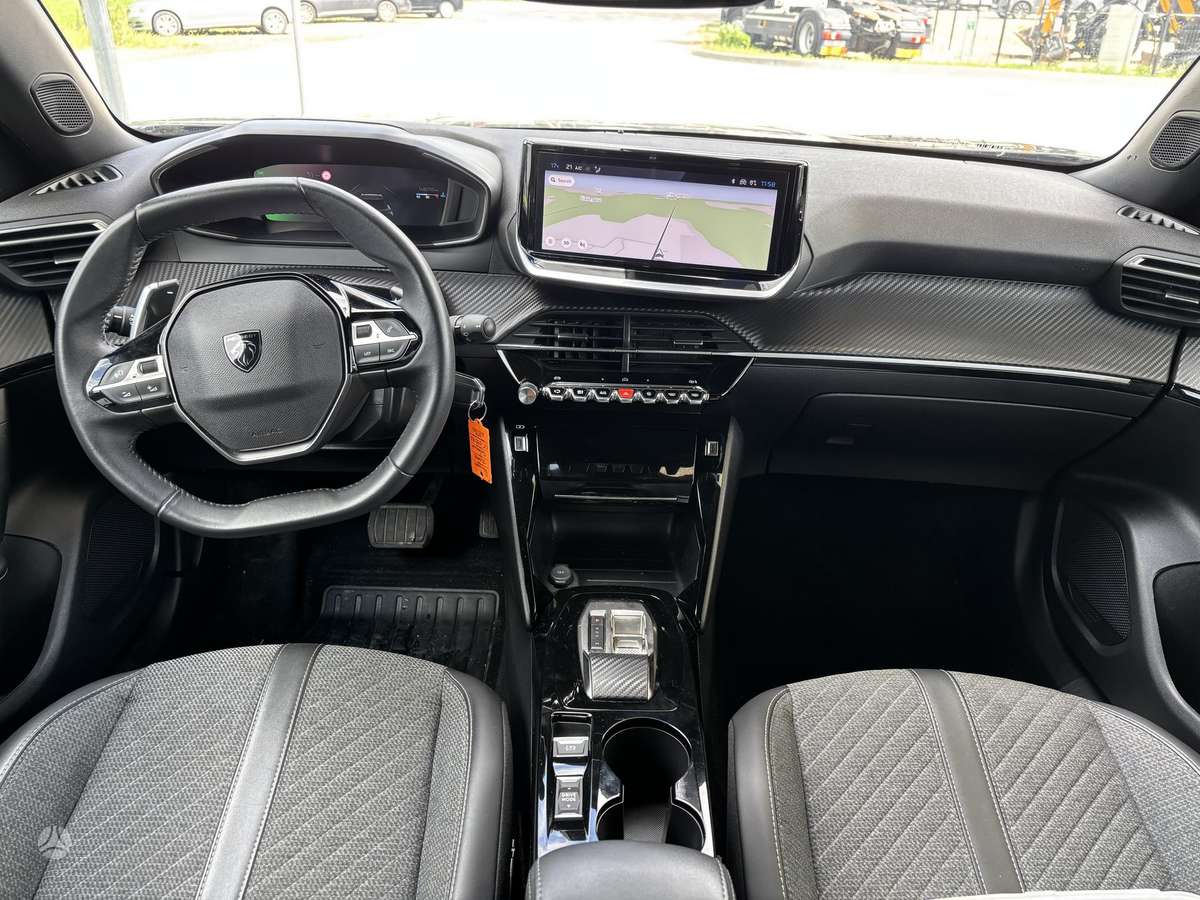 Peugeot 2008 - 9