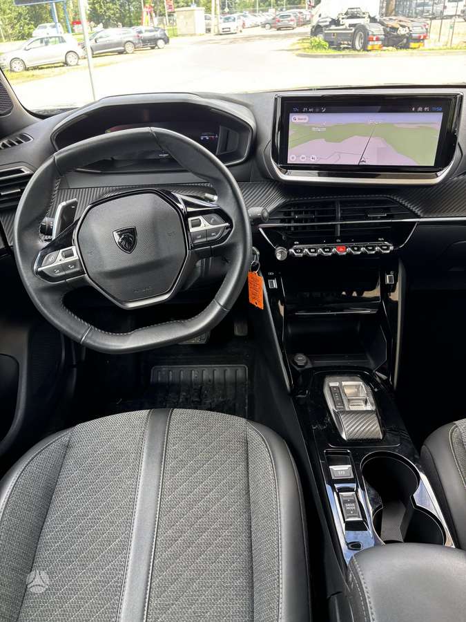 Peugeot 2008 - 12