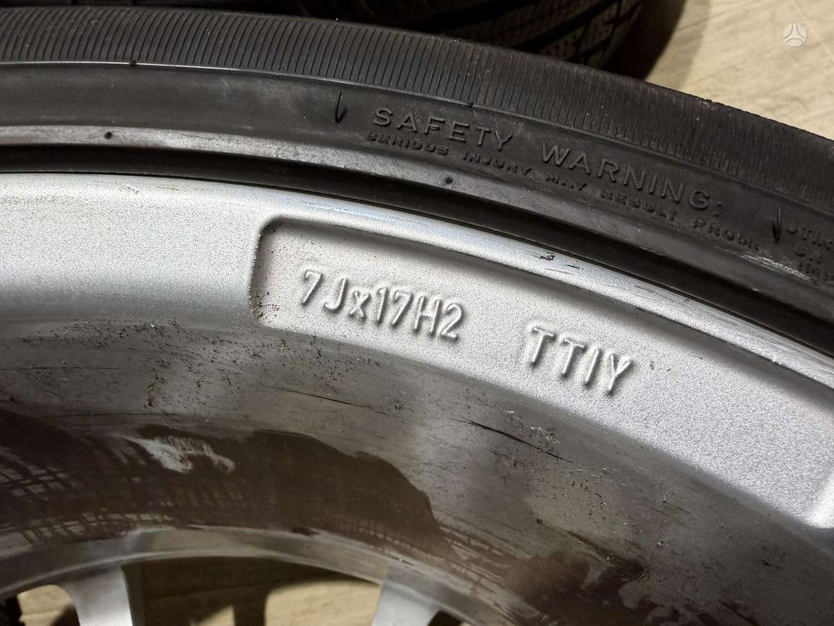 Dezent Su padangomis, light alloy, R17