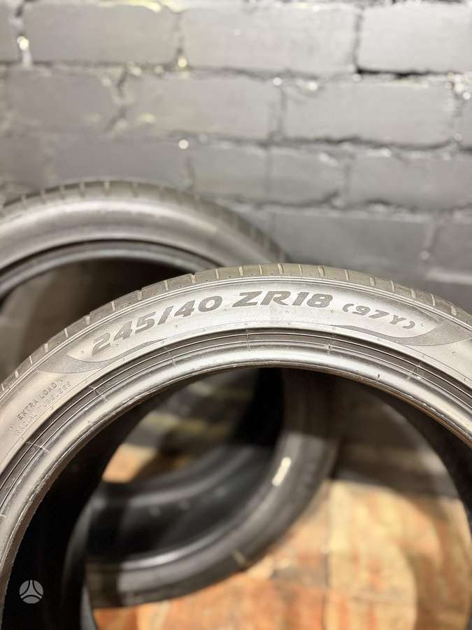Pirelli P Zero PZ4, летние 245/40 R18