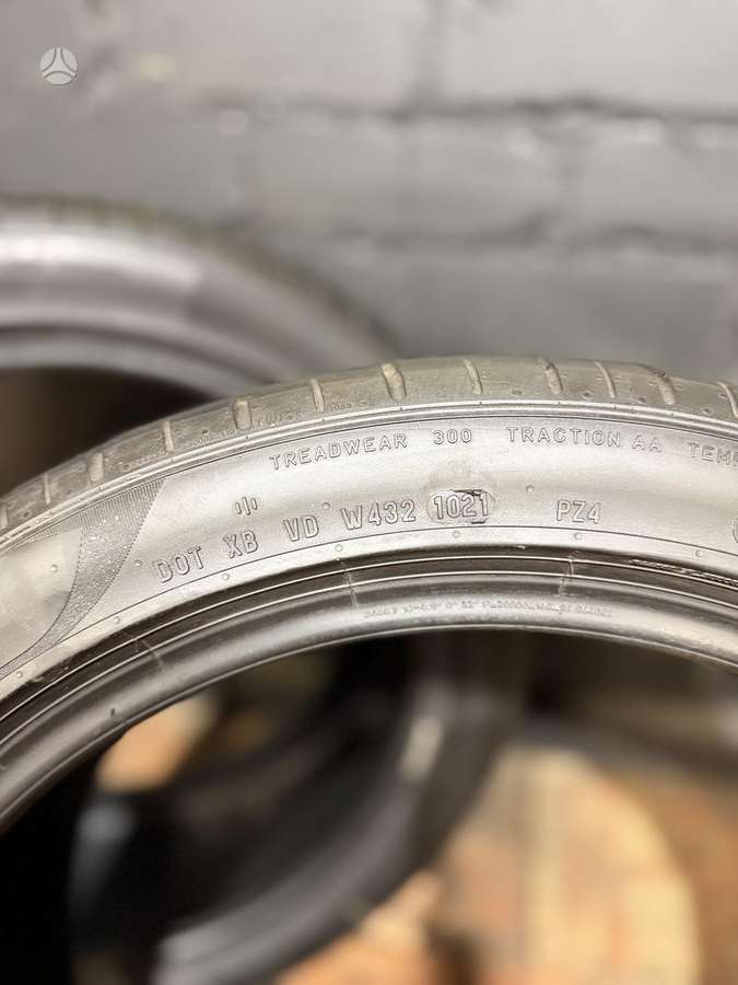 Pirelli P Zero PZ4, summer 245/40 R18