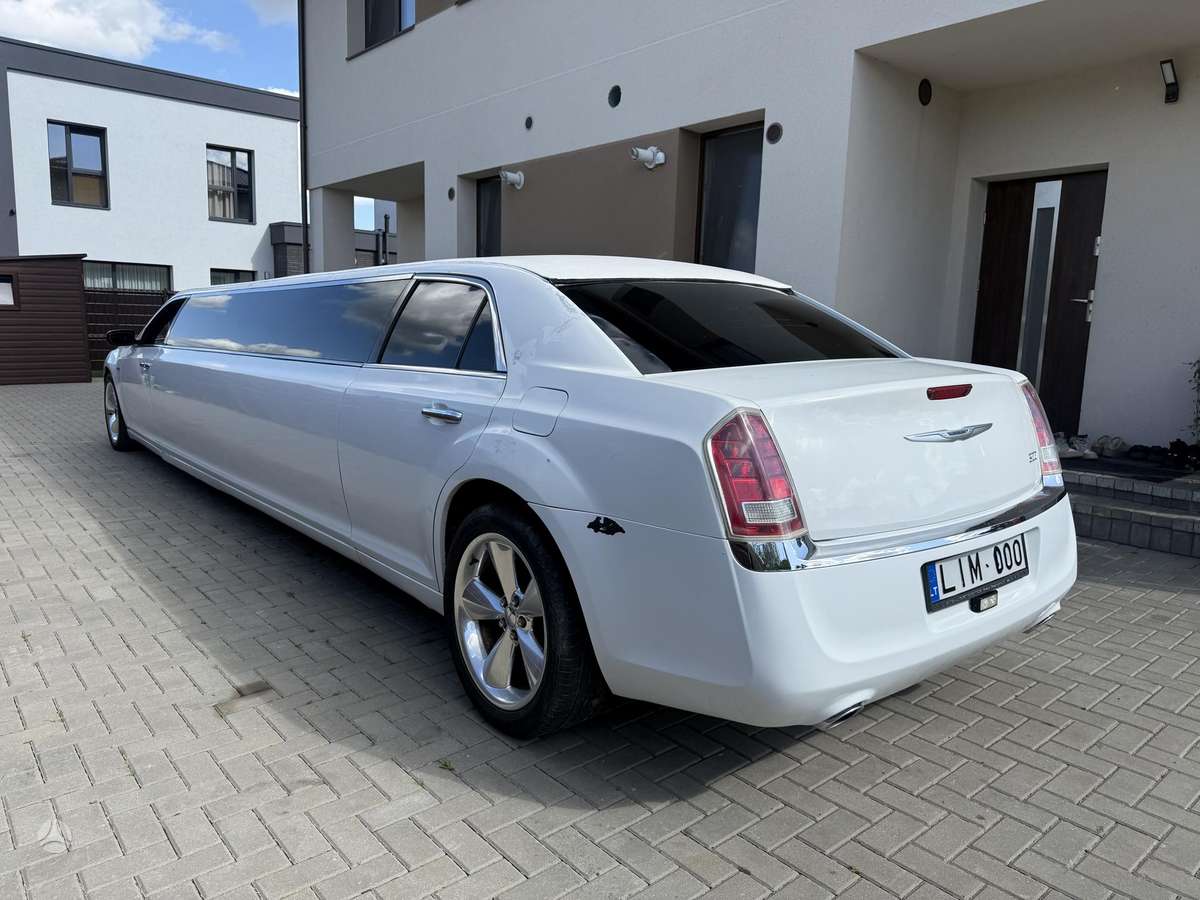 Chrysler 300C, 3.6 l., Лимузин