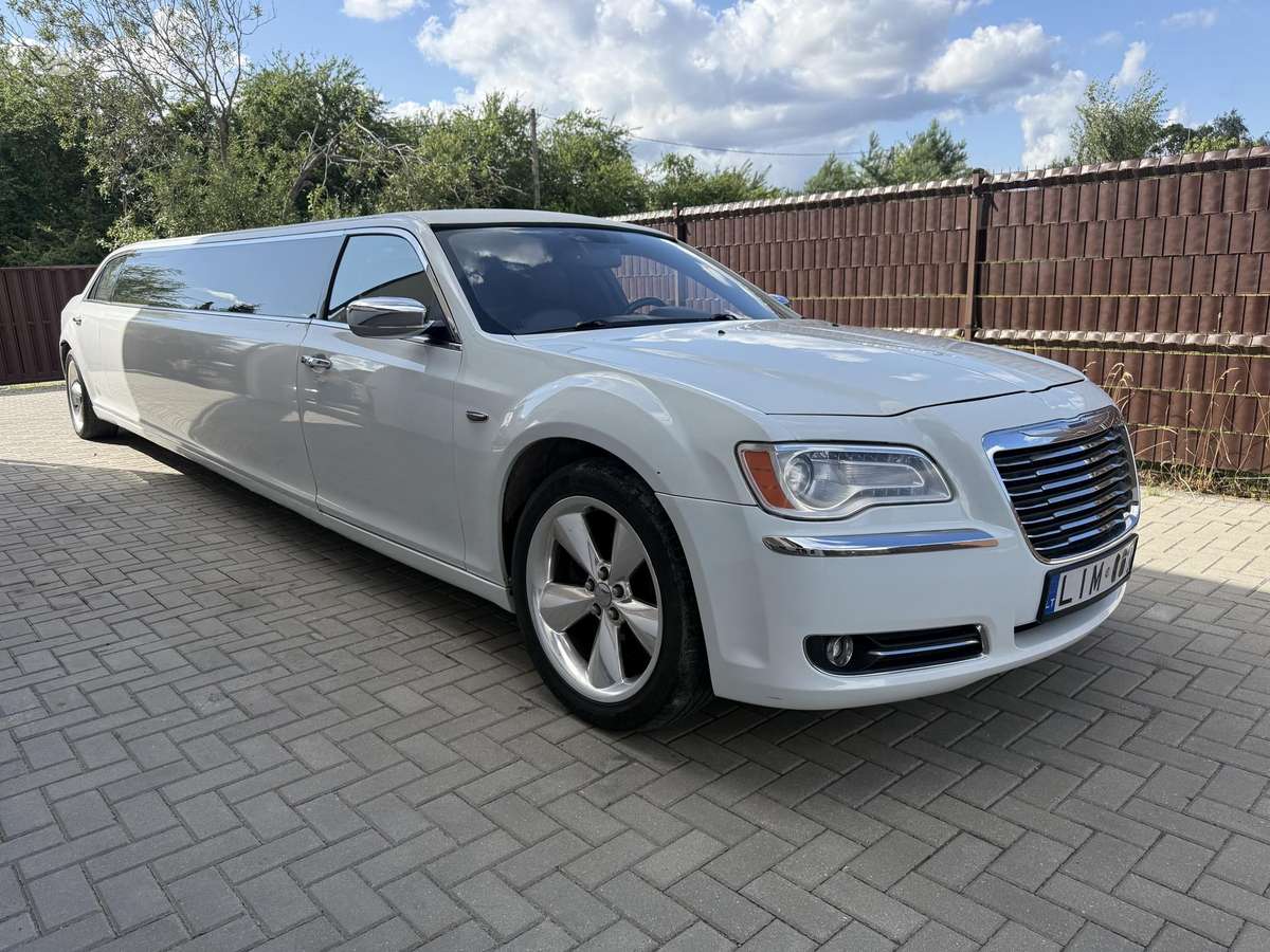 Chrysler 300C, 3.6 l., Лимузин