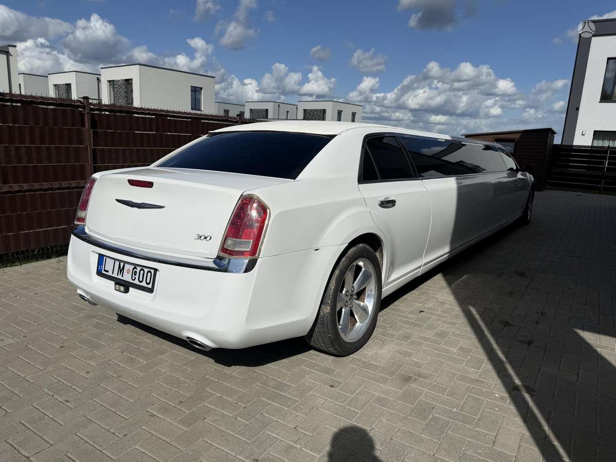 Chrysler 300C, 3.6 l., Лимузин