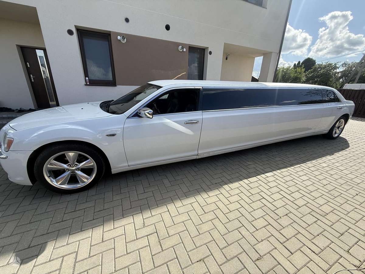 Chrysler 300C, 3.6 l., Лимузин