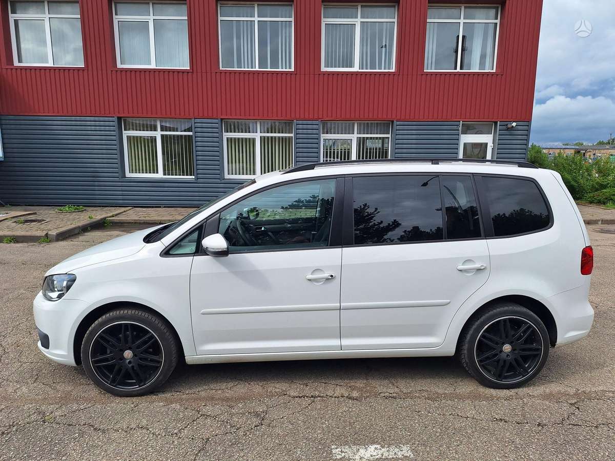 Volkswagen Touran - 3