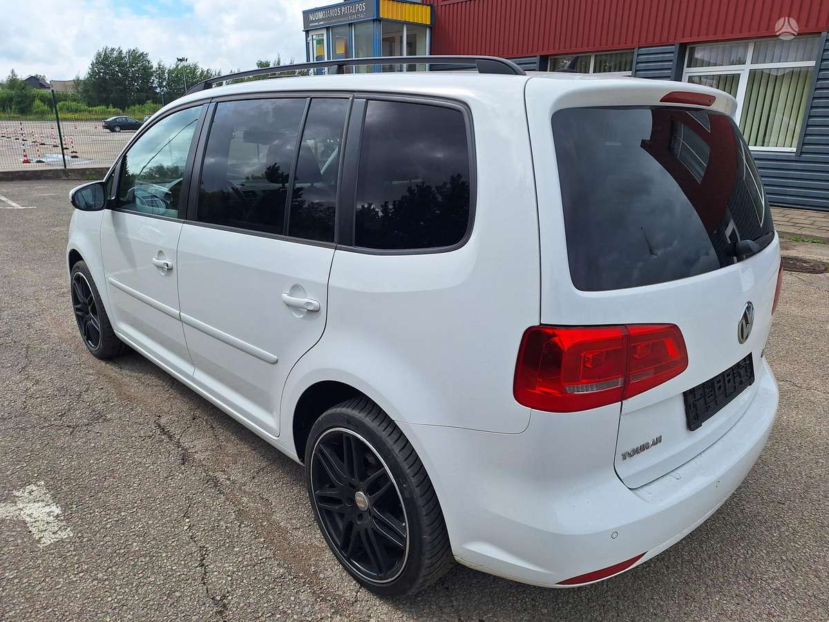 Volkswagen Touran - 2