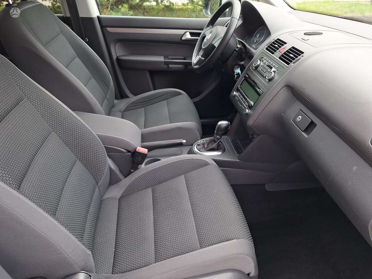 Volkswagen Touran - 9